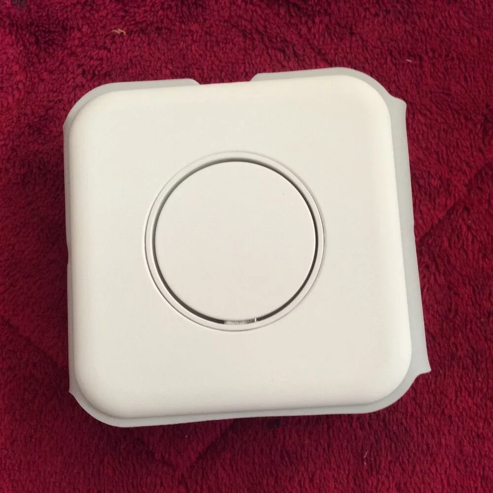 UCOMX Nano 3-N-1 Wireless Charger for Apple Devices